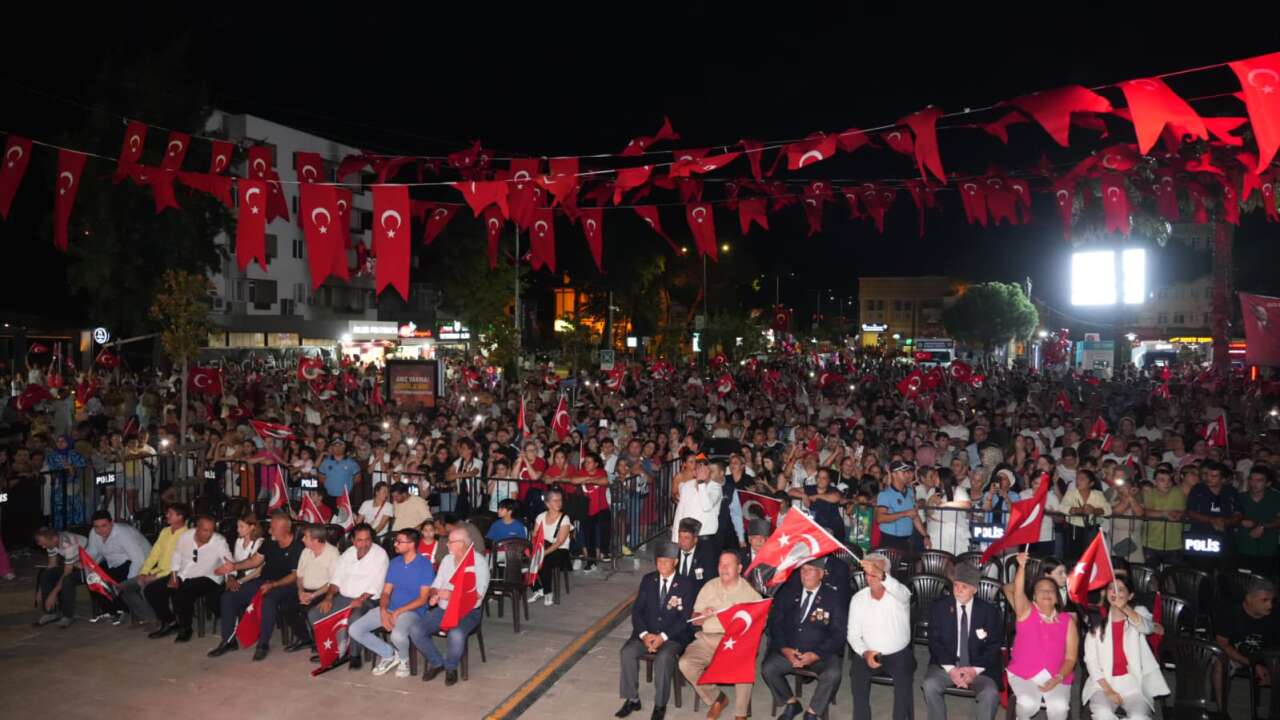 Milas’ta Zafer Coşkusu Sokaklara Taştı: Mehmet Erdem’le Unutulmaz Gece 3